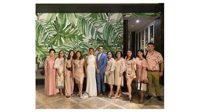 7 Potret Pernikahan Gerald Yohanes dan Mezty Mez, Elegan dan Romantis