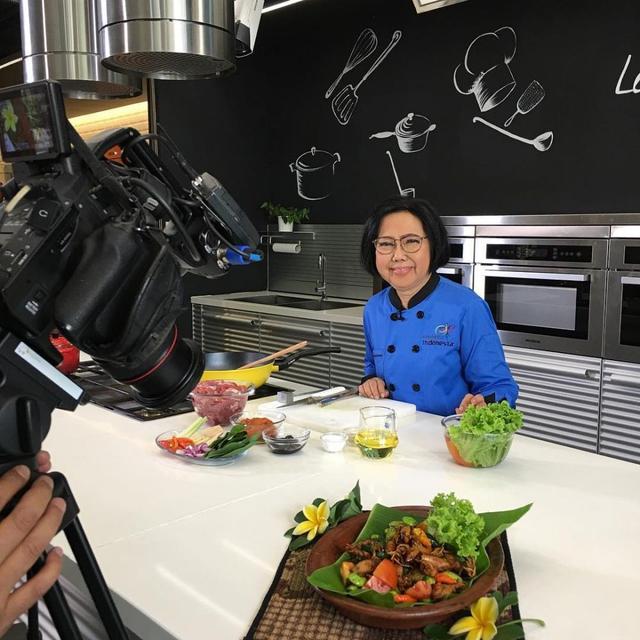 6 Potret Terbaru Sisca Soewitomo, Putuskan Pensiun