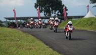 Para pembalap Astra Honda Racing School (AHRS) yang sedang berpacu di lintasan Sirkuit Bukit Peusar, Tasikmalaya dalam ajang Astra Honda Dream Cup (AHDC) 2026 yang digelar pada Minggu (24/5/2026). (Dok. AHM)