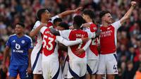 Gelandang Arsenal asal Jerman #29, Kai Havertz (2R), merayakan gol keempatnya bersama rekan satu timnya, yang kemudian menjadi gol bunuh diri, dalam pertandingan&nbsp;Premier League&nbsp;antara Arsenal dan Leicester City di Stadion Emirates di London pada 28 September 2024. (Adrian Dennis/AFP)