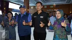 Presiden keenam, Susilo Bambang Yudhoyono (SBY) serta pasangan cagub-cawagub DKI, Agus Harimurti Yudhoyono-Sylviana Murni saat acara konsolidasi dengan para relawan Agus-Sylviana di kawasan Pramuka, Jakarta, Rabu (5/10). (Liputan6.com/Johan Tallo)