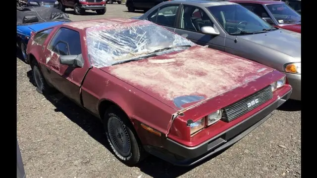 DeLorean DMC-12