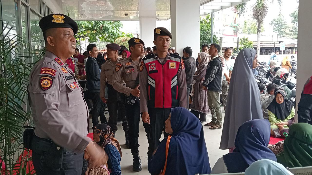 Samapta Polres Kampar melaksanakan kegiatan cooling system