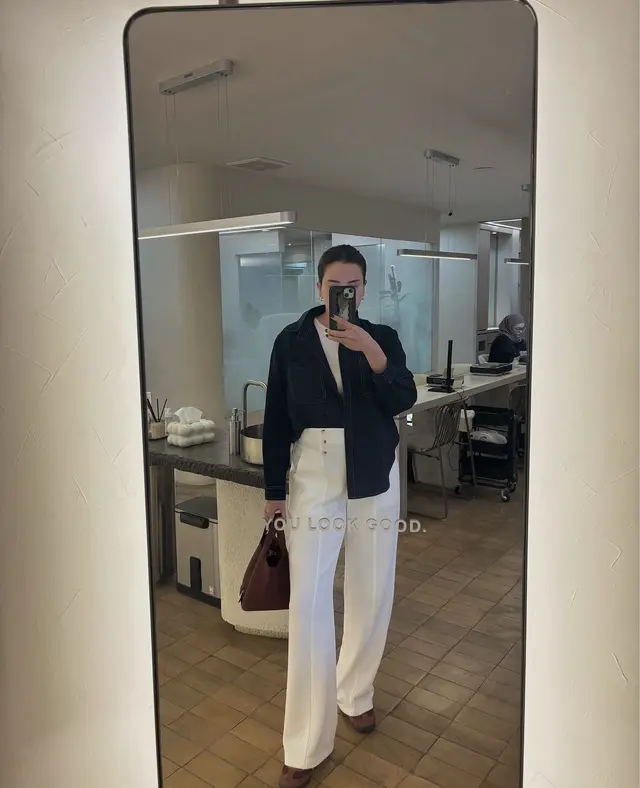 Tetap nyaman namun stylish, 6 gaya simpel Alice Norin ini bisa jadi inspirasi outfit ke tempat kerja