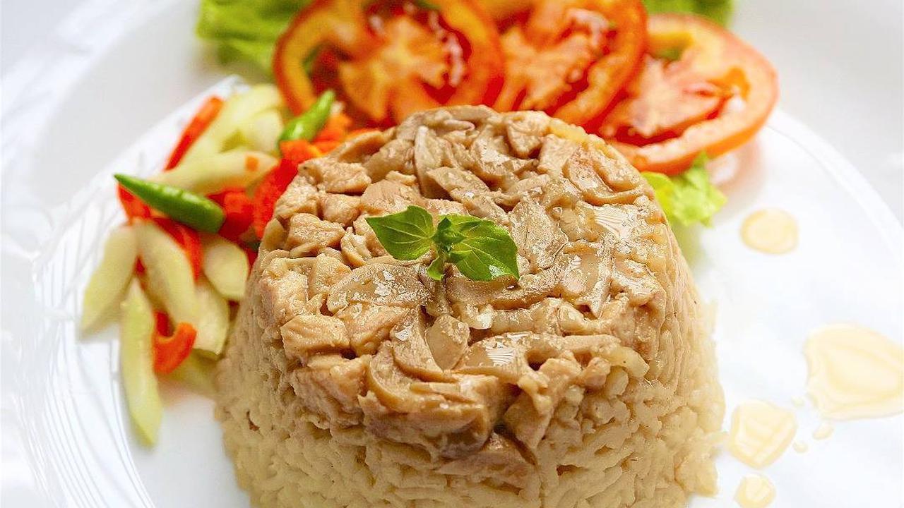 7 Cara Membuat Nasi Tim Ala Rumahan, Enak dan Gurih