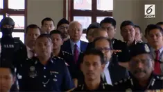 Najib Razak menjalani sidang dakwaan di pengadilan pada hari ini, Rabu (4/7/2018). Ia dituduh menyelewengkan anggaran dari 1Malaysia Development Berhad atau 1MDB, dana negara yang ia dirikan.