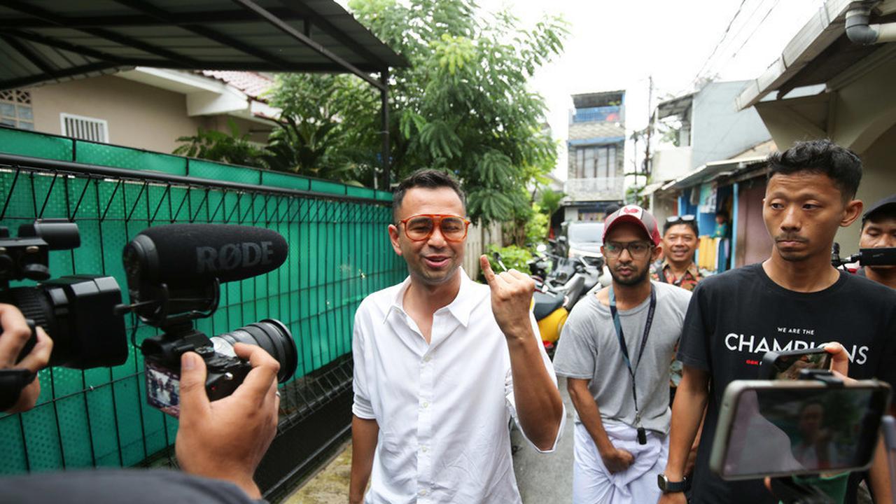 Raffi dengan jari bertinta.&nbsp;