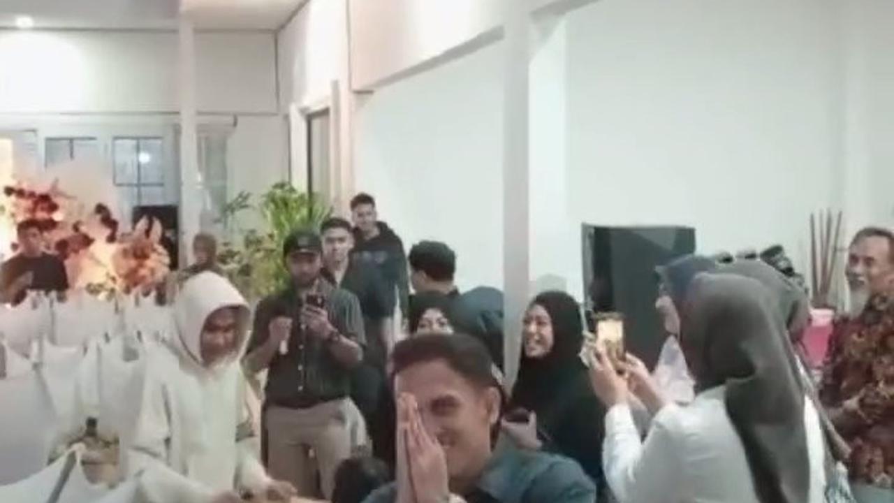 Cara Unik Umi Pipik Rayakan Anniv 1 Tahun Pernikahan Anak, Egy Maulana Vikri: Ada Aja Kerjaan Mertua