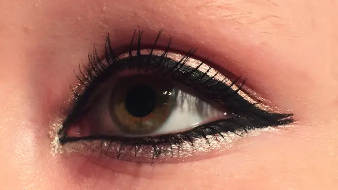 Close up eyeliner look (Foto Dok: Freepik/EyeEm)