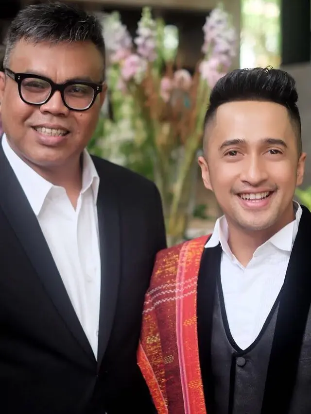 [Bintang] Raditya Dika Lamar Anissa Aziza