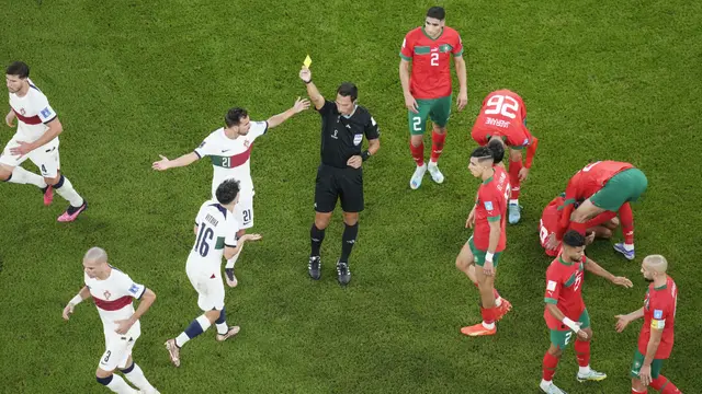 Foto: Didepak Maroko dari Piala Dunia, Pemain Portugal Protes Wasit dari Argentina