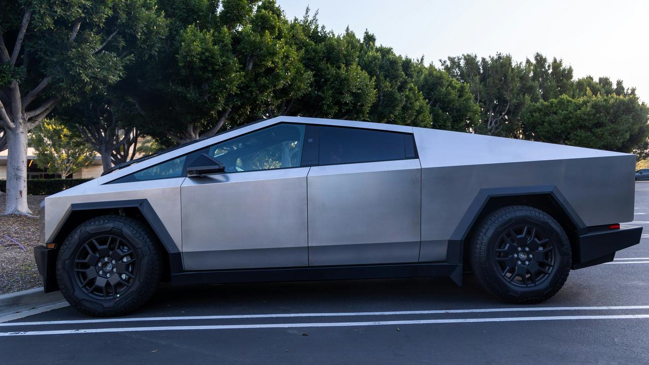 Texas Man Arrested After Driving Tesla Cybertruck into Lake to Test 'Wade Mode'