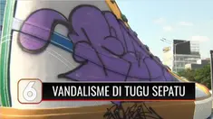 Baru sehari dipamerkan, Tugu Sepatu di Jalan Sudirman jadi sasaran aksi vandalisme. Sejumlah warga pun menyayangkan tindakan pelaku vandalisme yang tidak bertanggung jawab.