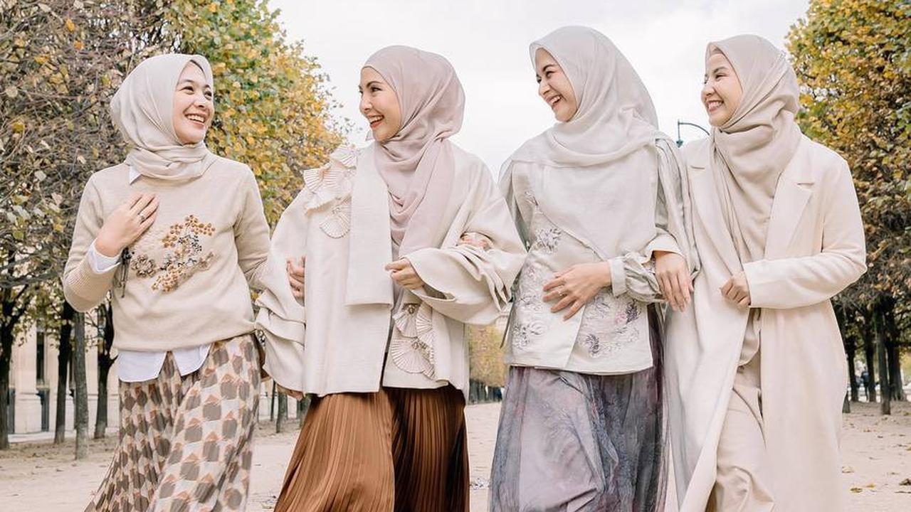 Potret Natasha Rizky dan sahabatnya di Paris langsung mencuri perhatian netizen. Mereka menuliskan berbagai komentar.