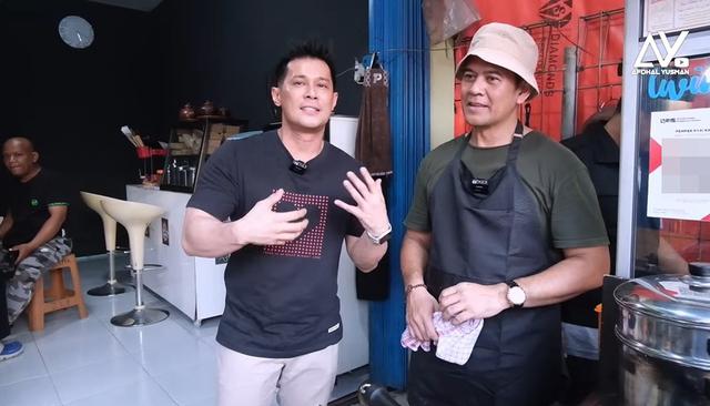 Dulu langganan serial kolosal kini jadi penjual tahu bakso, intip 6 potret warung milik Aris Kurniawan