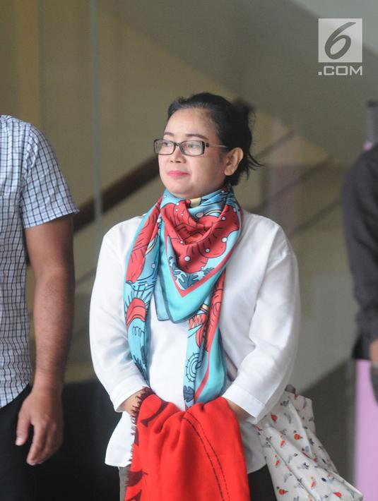 Terpidana kasus korupsi e-KTP mantan anggota Komisi II DPR dari Fraksi Hanura, Miryam S Haryani usai menjalani pemeriksaan di Gedung KPK, Jakarta, Senin (2/9/2019). Miryam  diperiksa terkait kasus dugaan korupsi pengadaan e-KTP berbasis NIK Secara Nasional. (merdeka.com/Dwi Narwoko)