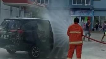 Mobil Toyota Calya Diduga Pelangsir BBM Terbakar di SPBU Palangka Raya