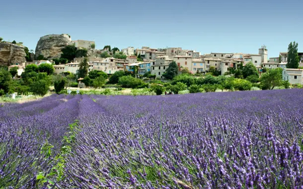 Kursus membuat parfum di Grasse, Perancis. (Sumber Foto: smartertravel.com)