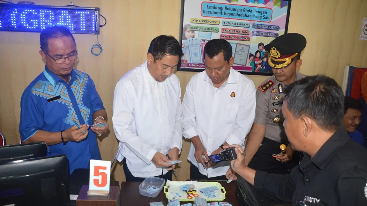 Ini Cara Dukcapil Bone Bolango Musnahkan Ribuan E-KTP yang Tak Berlaku Lagi