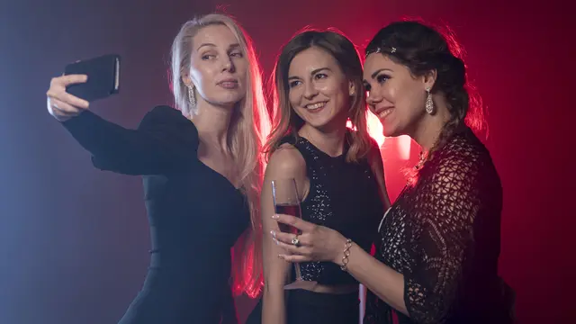 zodiak girls night out