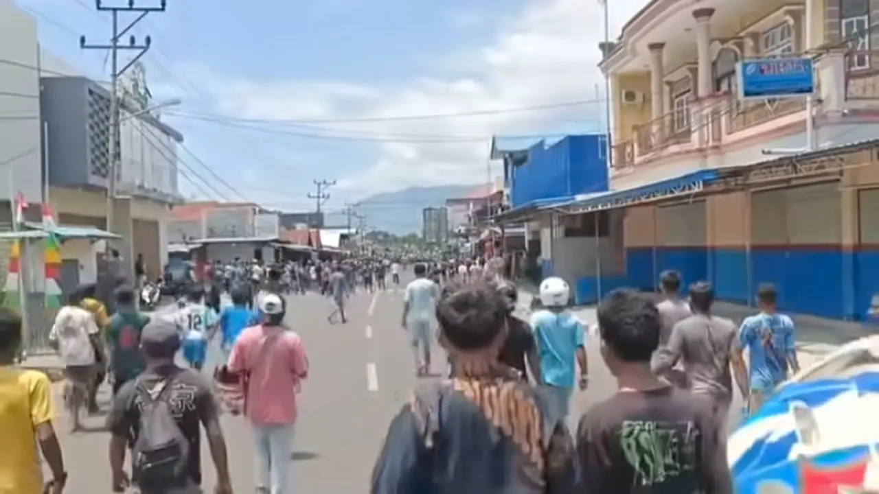 Bentrokan antar pemuda dari Kampung Welai Barat dan Kampung Wetabua, Kabupaten Alor, Nusa Tenggara Timur (NTT).