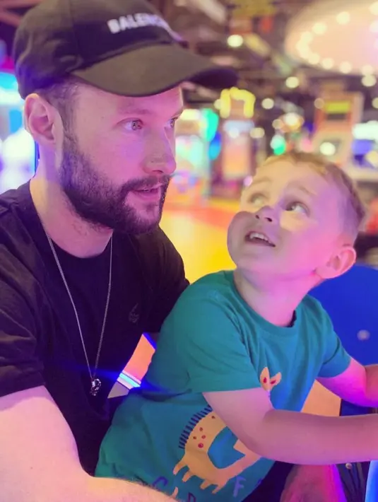 <p>Siapa, nih yang semakin mengidolakan Calum Scott? (Foto: instagram.com/@calumscott)</p>