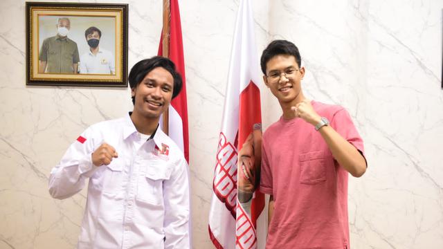 Putra dari Ganjar Pranowo, Muhammad Zinedine Alam Ganjar  menyambangi kantor Ganjar Muda Indonesia (GMI) di kawasan Fatmawati, Jakarta Selatan, Jumat.