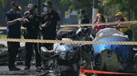 Pesawat kecil jatuh di jalan utama di ibu kota ekonomi Brasil, Sao Paulo. (AFP)