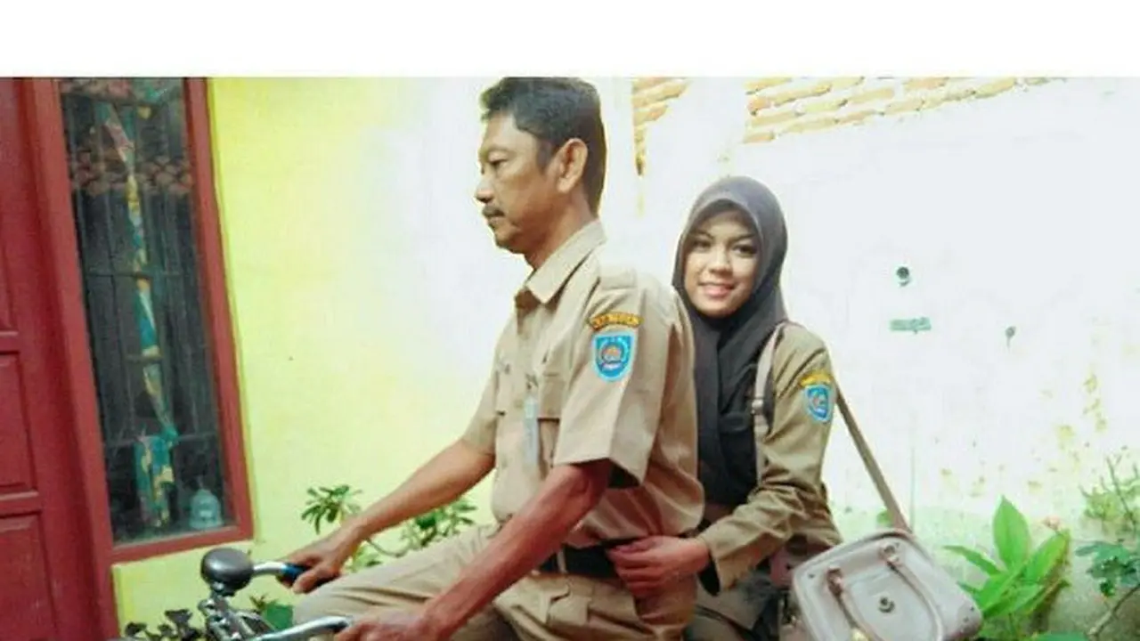Unggah Status Baru, Rizma Si Guru Cantik Asal Tegal Marah-marah?