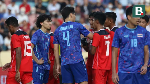 Foto: Aksi Jonathan Khemdee yang Selalu Protes Berlebihan saat Melawan Timnas Indonesia U-23 di SEA Games 2021, Shin Tae-yong Juga Kena