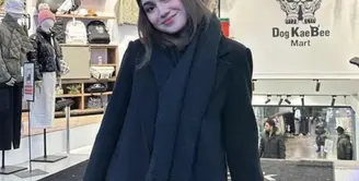 Syifa Hadju habiskan akhir tahun dengan berlibur ke Korea Selatan, gayanya begitu cantik dan menggemaskan. [Foto: Instagram/ Syifa Hadju]