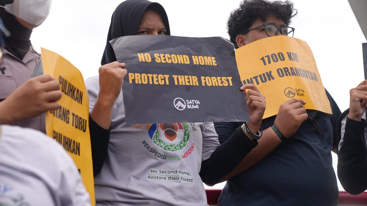 Aksi Damai Serukan Perlindungan Hutan Batang Toru