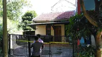 Rumah diduga pelaku pembunuhan bocah yang jasadnya ditemukan di dalam karung (Liputan6.com/Darno)
