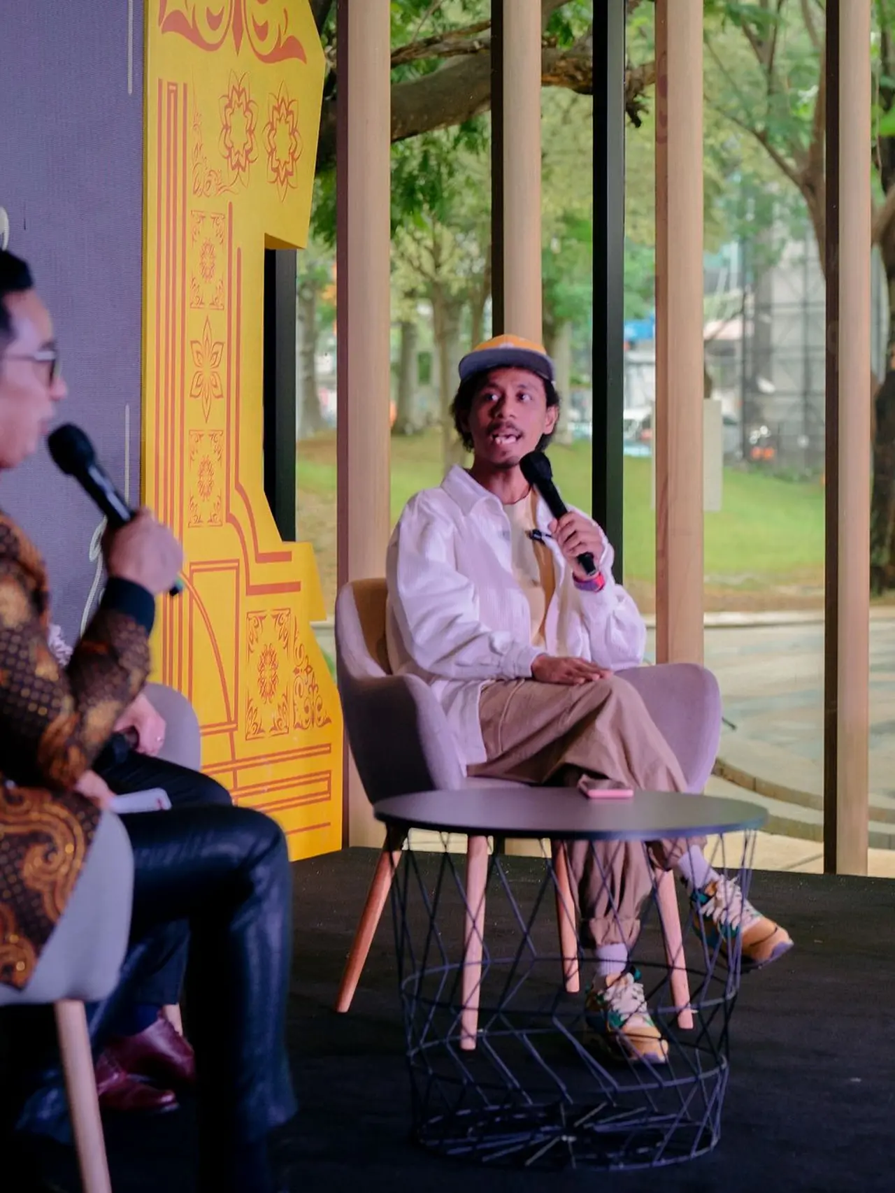Rahasia Raim Laode Sukses Lewat Lagu Komang: Musuh Utama Saya Adalah ...