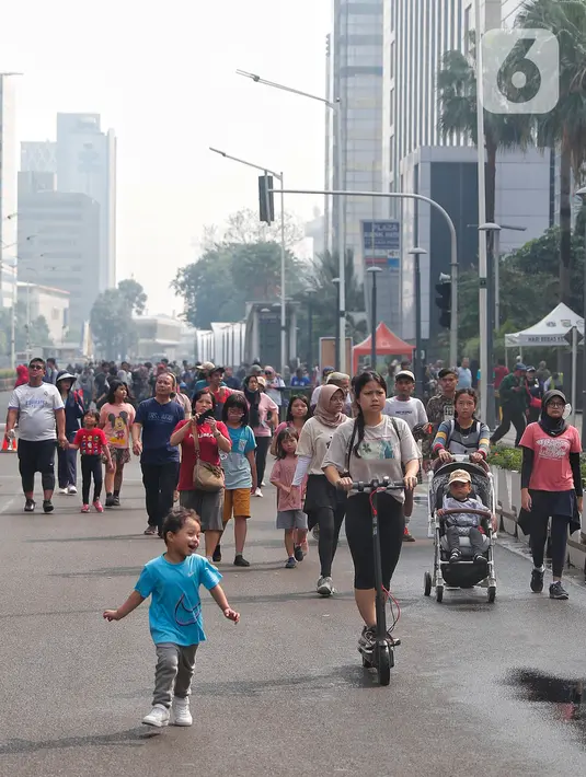 Covid-19 dinyatakan pula sebagai bencana nasional. Penetapannya dilakukan lewat penerbitan Keputusan Presiden Nomor 12 Tahun 2020 yang berlaku mulai 13 April 2020. (Liputan6.com/Angga Yuniar)