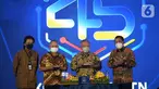 (ki-ka) Komisaris Utama Bank BTN Chandra Hamzah, Dirjen Pembiayaan Infrastruktur Kementerian PUPR Herry Trisaputra Zuna, Menteri PUPR Basuki Hadimoeljono dan Dirut Bank BTN Haru Koesmahargyo potong tumpeng pada HUT ke-45 Kredit Pemilikan Rumah (KPR) di Jakarta (10/12/2021). (Liputan6.com/HO/BTN)