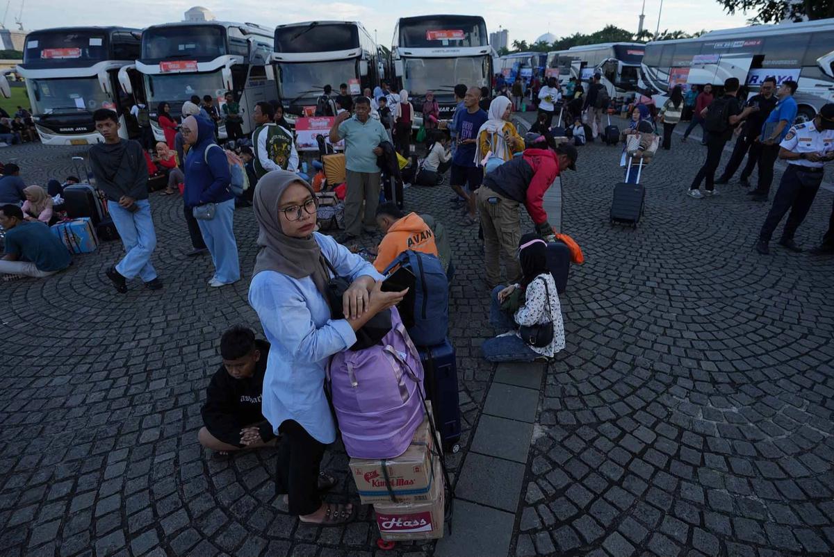 FOTO: Ribuan Warga Ikuti Mudik Gratis Pemprov DKI Jakarta