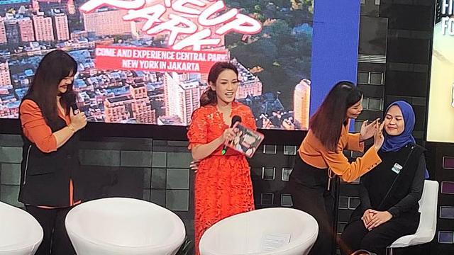 Suka Dampingi Deddy Corbuzier Saat Kerja, Sabrina Chairunnisa Bagikan Tips Makeup Sat-Set Sat-Set