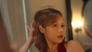 Nadin Amizah membagikan potret terbarunya usai menyandang status baru sebagai istri [@cakecaine]