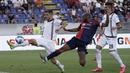 Joao Pedro (tengah). Striker berusia 31 tahun yang kini memasuki musim ke-8 bersama Cagliari ini telah mencetak 2 gol. Kedua gol dicetak pada pekan pertama saat bermain imbang 2-2 melawan tim tamu Spezia. (Foto: LaPresse via AP/Alessandro Tocco)