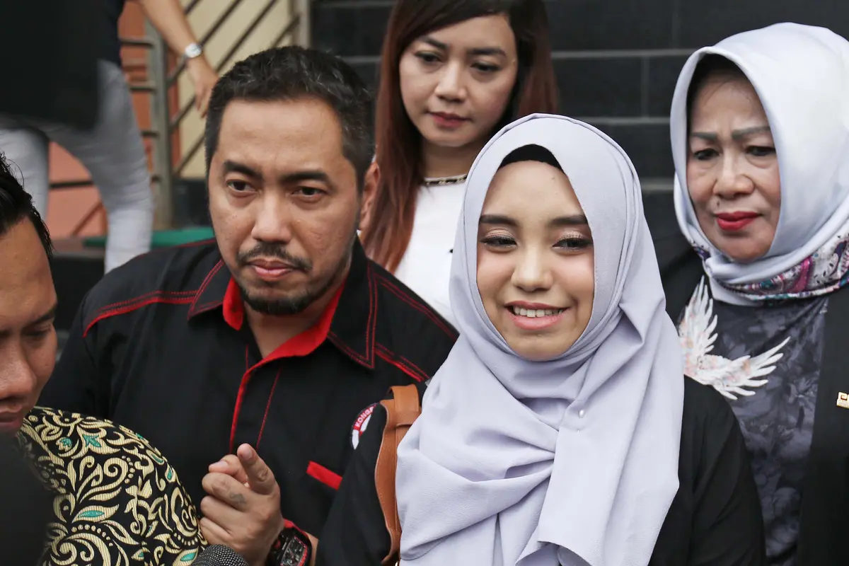 Salmafina Tegar di Sidang Cerai, Sang Ibu Berurai Air Mata