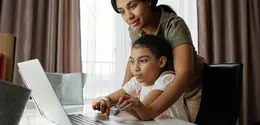 Kemampuan menghargai waktu merupakan bagian dari proses belajar yang  akan berkembang seiring bertambahnya usia anak (Sumber: Pexels.com)