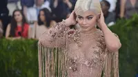 Kylie Jenner Hapus Foto-Foto Bayinya di Medsos