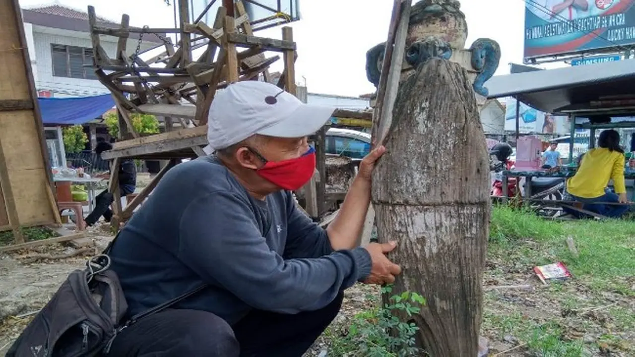 Kisah Tugu Kecil Dari Kayu Jati Pemberian Presiden Soekarno di Indramayu