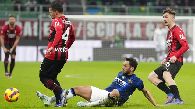 FOTO: AC Milan Main Imbang Lawan Inter Milan di San Siro