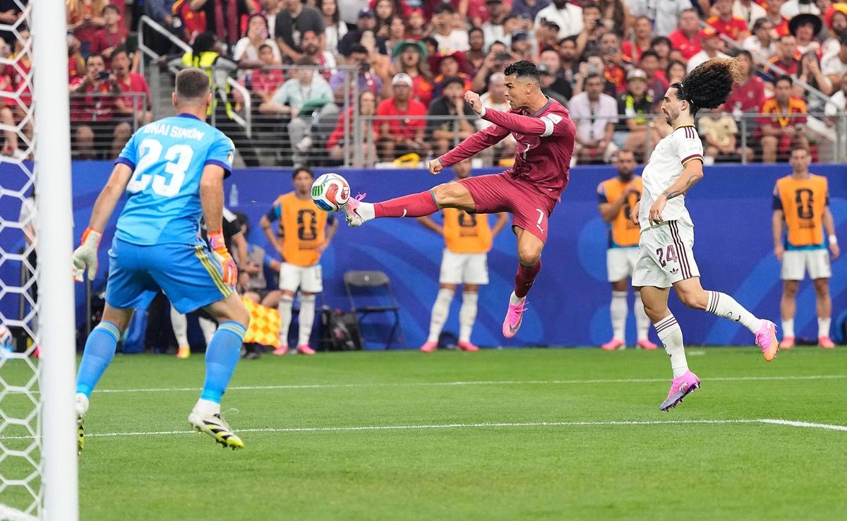 FOTO: Ronaldo Menangis Portugal Tersingkir dari Piala Dunia 2026