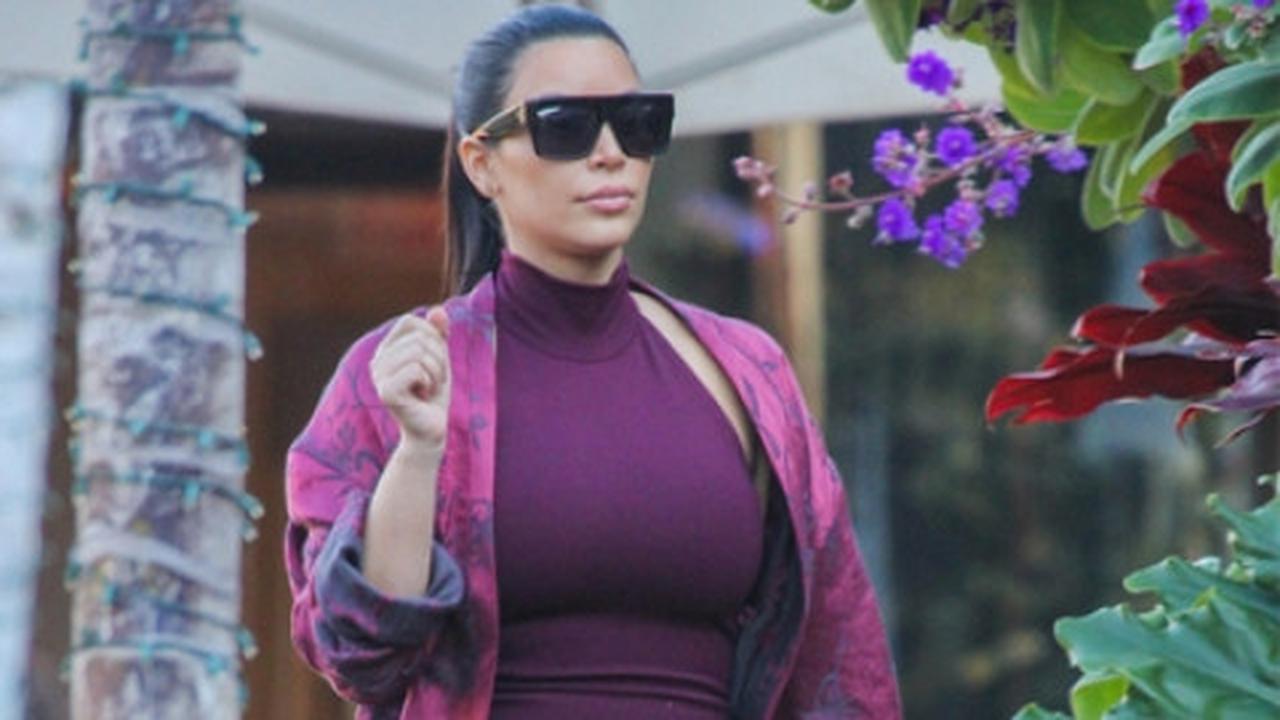 [Foto] Serba transparan, Kim K nekat ekspos tubuh saat hamil tua