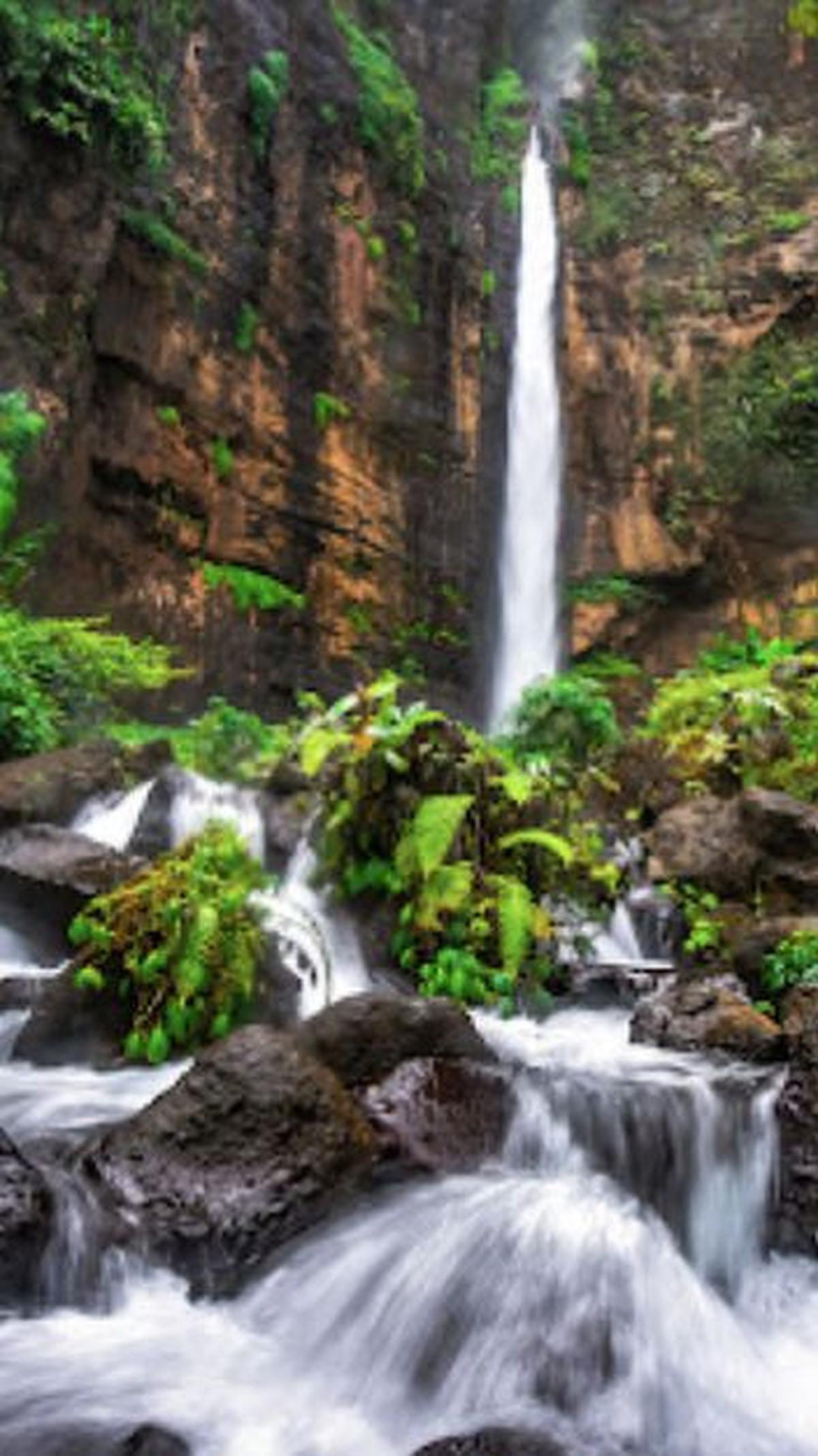 7. Air Terjun Kapas Biru<br>