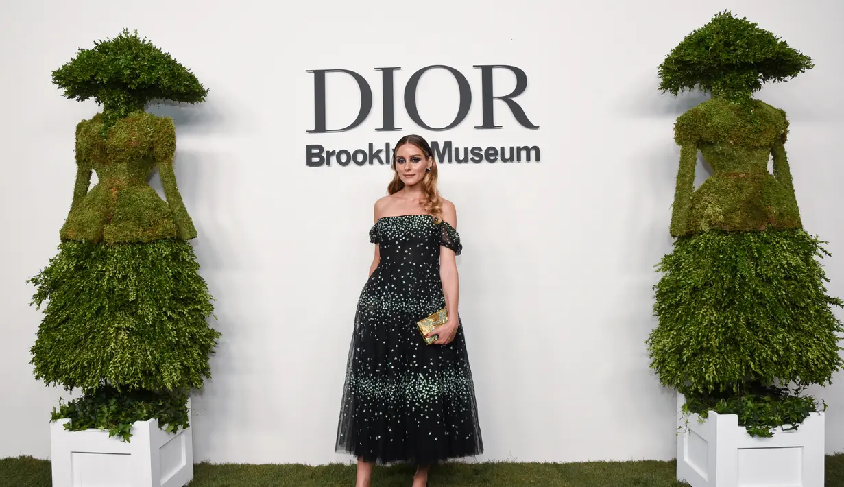 Olivia Palermo mengenakan Dior Ready-To-Wear oleh Maria Grazia Chiuri. (Foto: Dior)