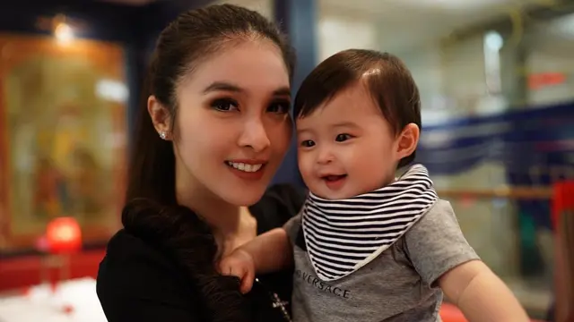 [Fimela] Sandra Dewi